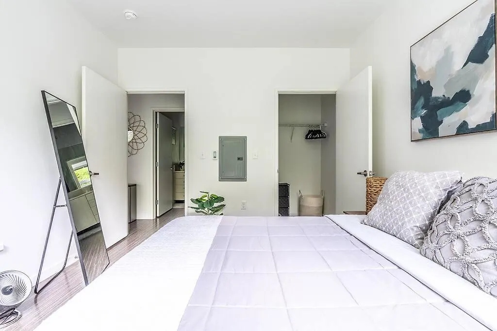 One Bedroom Luxury Apartment Seattle