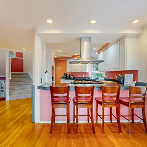 Alki Adventures Holiday home