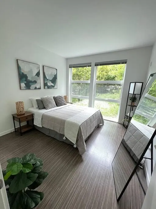 One Bedroom Luxury Apartment Seattle